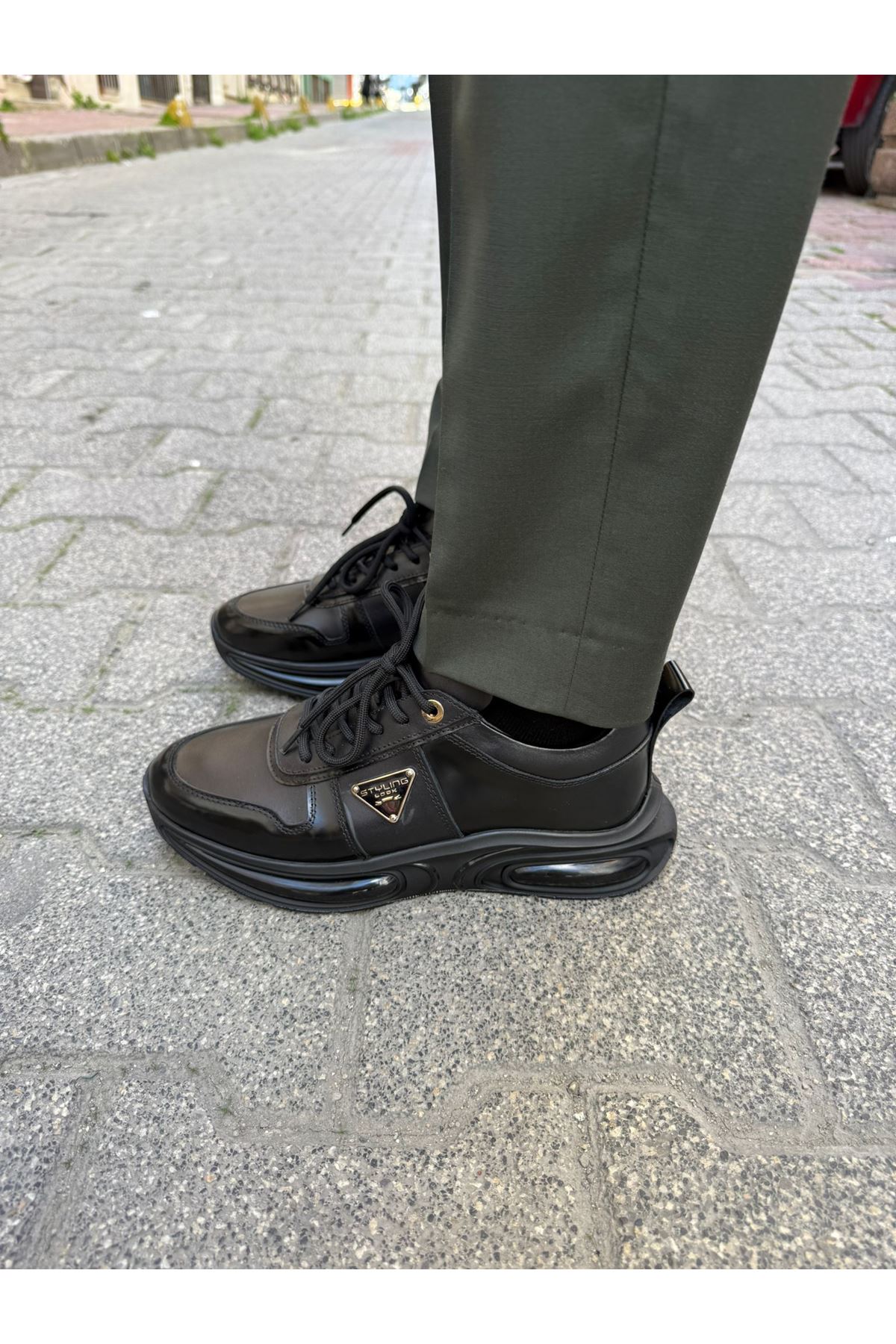 KONFORT TABAN DERİ SPOR AYAKKABI (SİYAH)