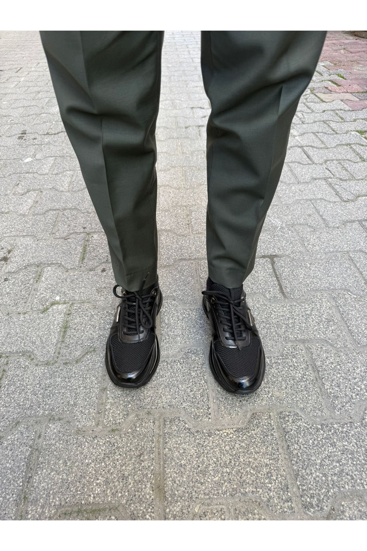 KONFORT TABAN DERİ SPOR AYAKKABI (SİYAH FİLELİ)