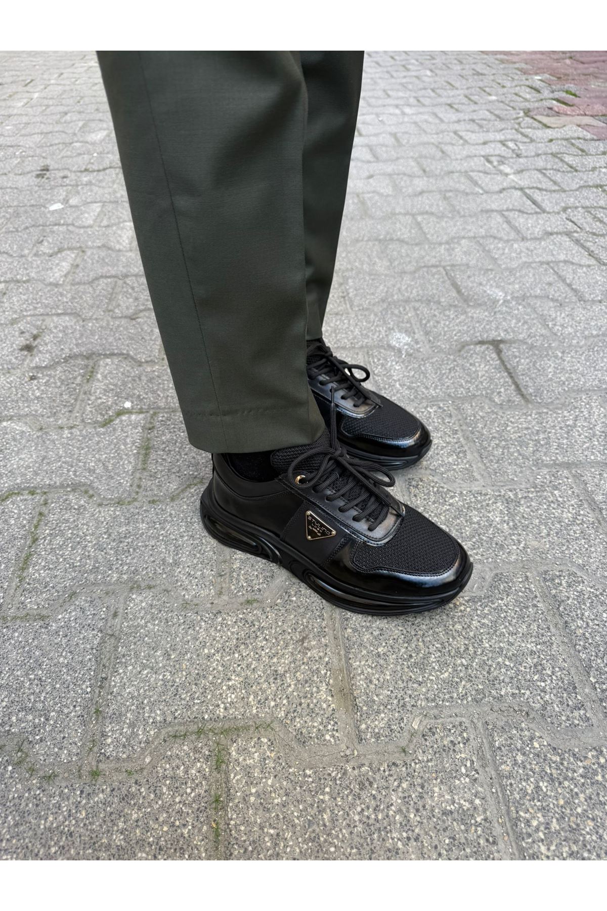 KONFORT TABAN DERİ SPOR AYAKKABI (SİYAH FİLELİ)