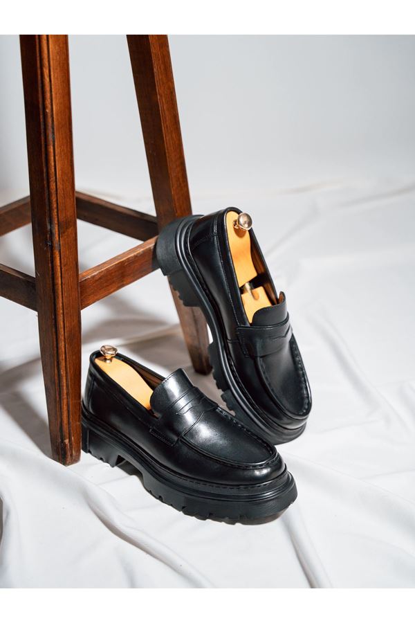 BAĞCIKSIZ YÜKSEK TABAN AYAKKABI